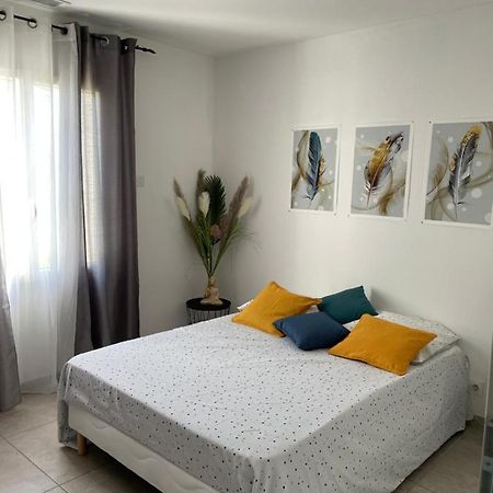 Chambre Avec Salle De Bain Privee Dans Villa Avec Garage Маноск Екстер'єр фото