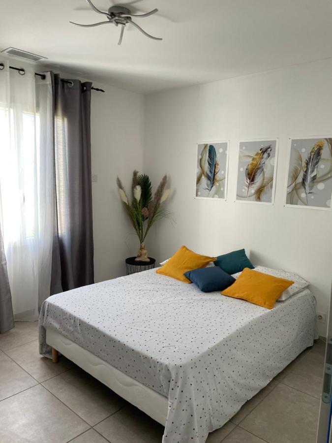 Chambre Avec Salle De Bain Privee Dans Villa Avec Garage Маноск Екстер'єр фото